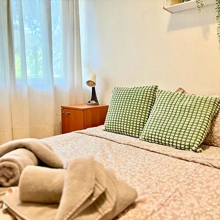 The Cozy Breeze Apartment *